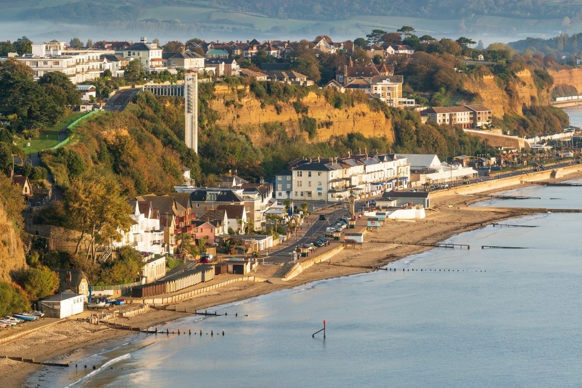 Mit dem Auto und Fähre auf die Isle of Wight Shanklin Beach Südengland