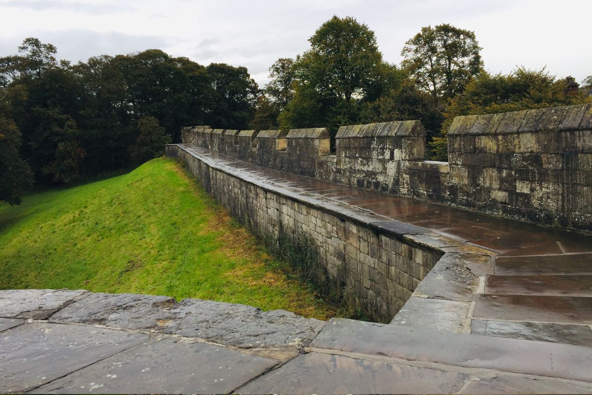 York City Walls Stadtmauer Spaziergang Sehenswürdigkeiten England