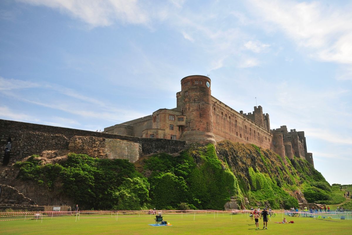 Bamburgh Castle Northumberland Küste Burg Sehenswürdigkeiten England